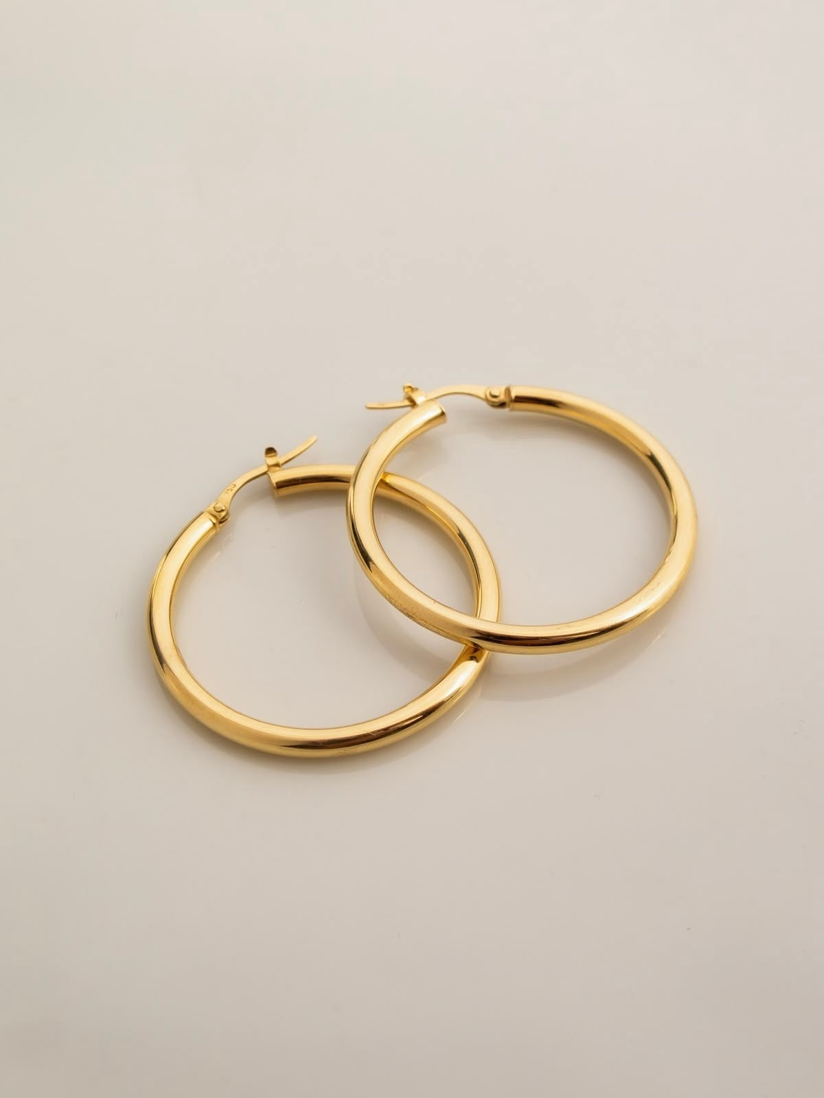 Argollas tubo delgadas L gold