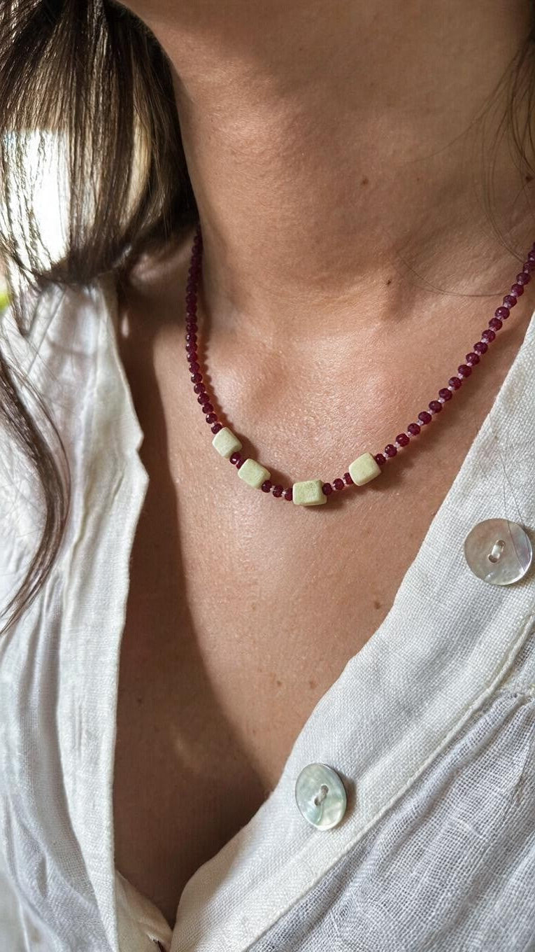 Collar Buzios burdeo
