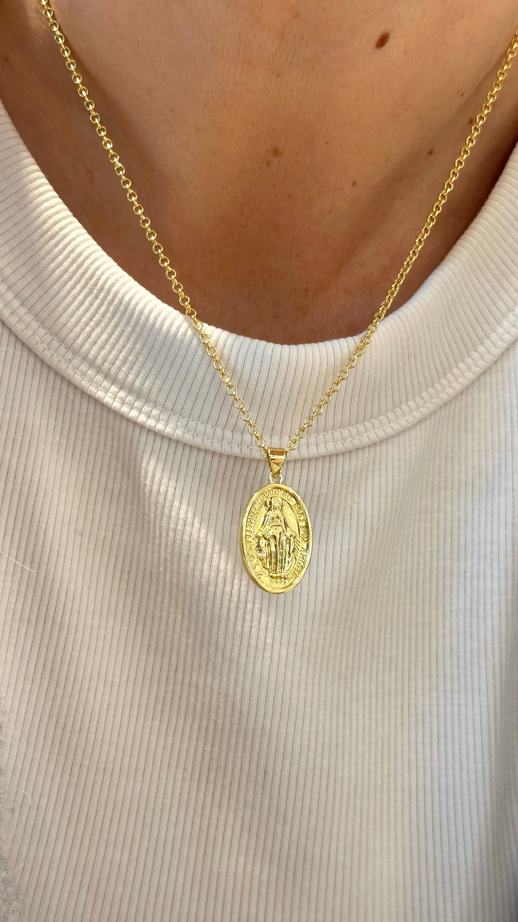 Collar virgen de los Rayos M