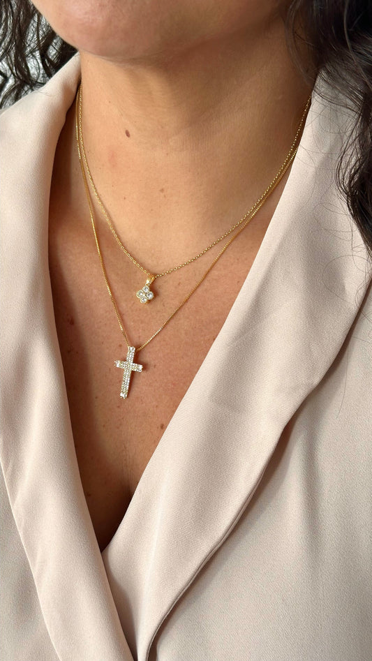 Collar flor cristales