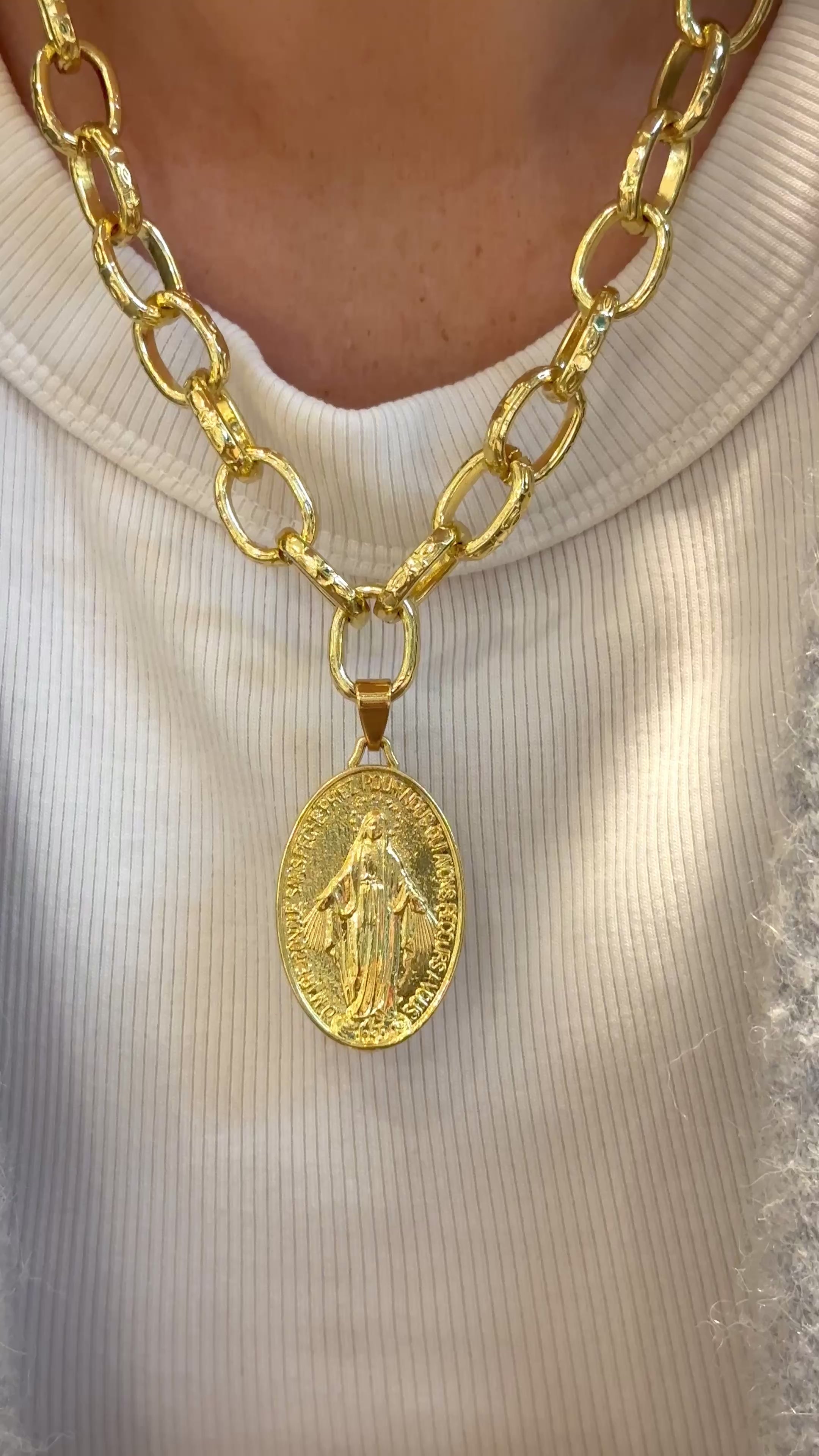 Collar Virgen de los Rayos maxi