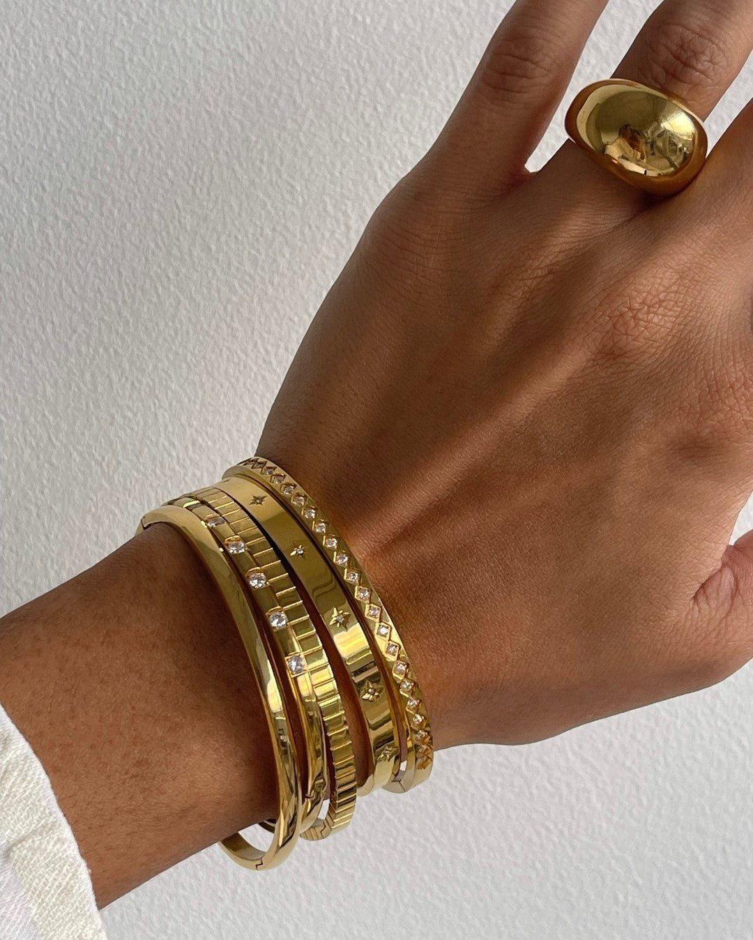 Brazalete liso oro